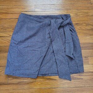 WILFRED | Aritzia Wrap-front Wool Cashmere Houndstooth Mini Skirt | Sz. 2